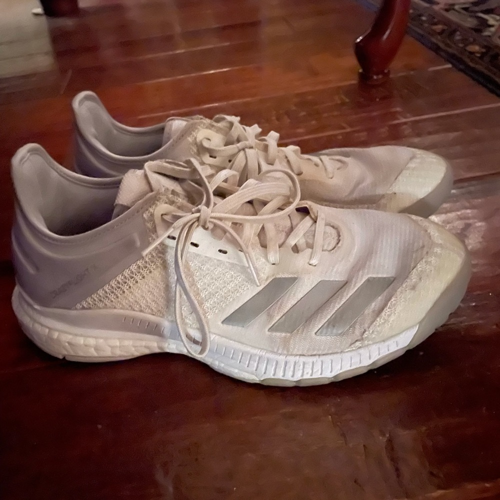 Women's Adidas Originals  Crazyflight X 2 Volleyball Shoes Sneakers. Size 8.